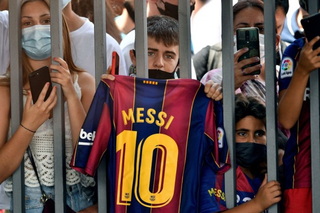 Barcelona Stars Past and Present Pay Tribute to Soccer Icon Lionel Messi After Shock Exit