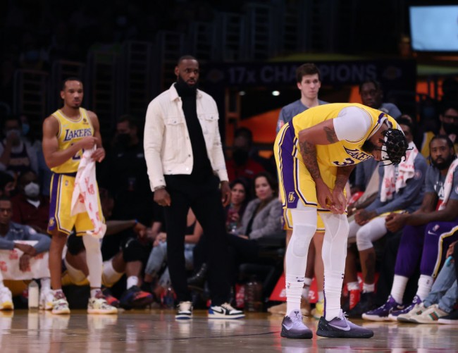 LeBron James Out for at Least 1 Week Due to Abdominal Injury; LA Lakers Lose to OKC Again